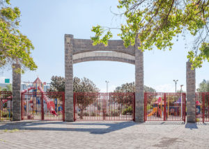 מוסדות ציבור וחינוך
