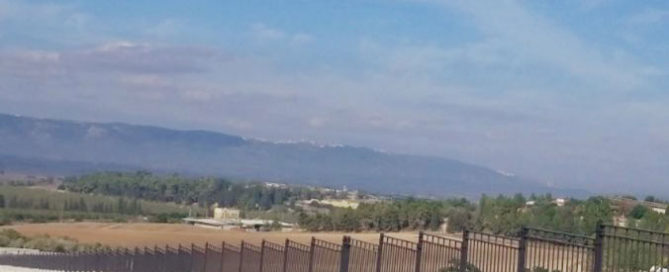 גדר מסגרות מפרופילים, מדגם עפרוני ריבועים.